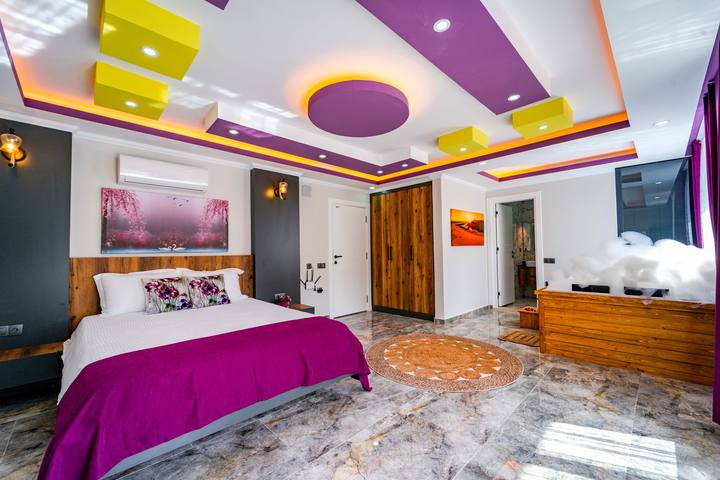 Villa Destan jakuzili yatak odası 2 — çift kişilik yatak, özel banyo, WC ve jakuzi