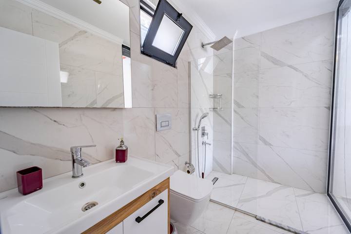 Villa Safira ortak kullanım WC