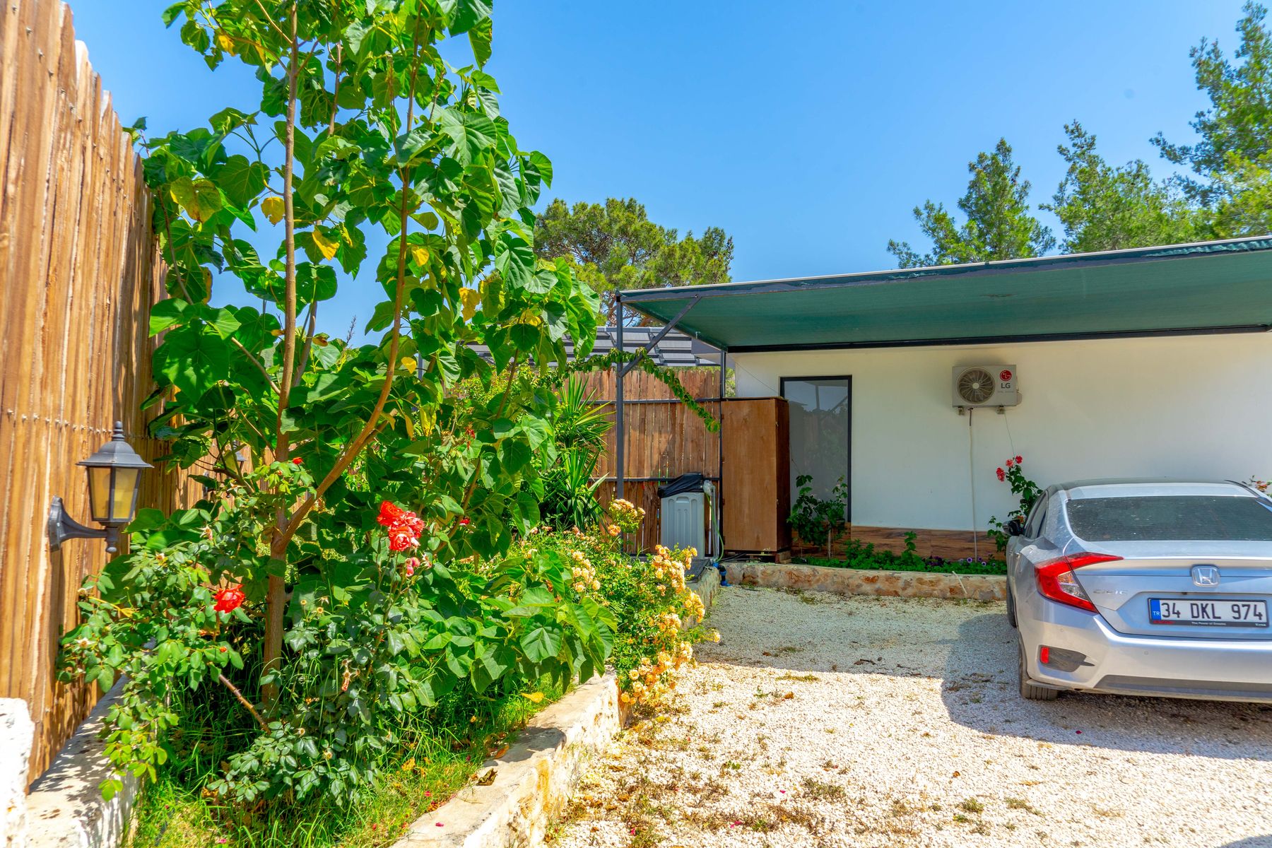 Villa Safira özel havuz ve genel dış görünüm