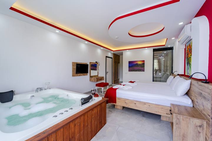 Villa Safira'da bir jakuzi köşesi detayı