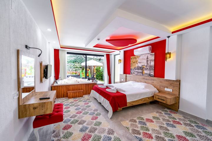 Villa Safira 1. yatak odası — kral yatak, özel banyo, WC ve jakuzi