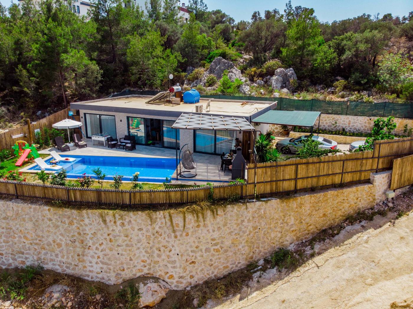 Villa Safira yaşam alanı ve villa detayları